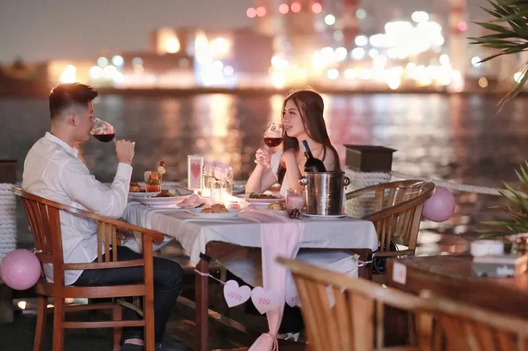 Khám phá các loại hình nhà hàng lãng mạn "đốn tim" các cặp đôi