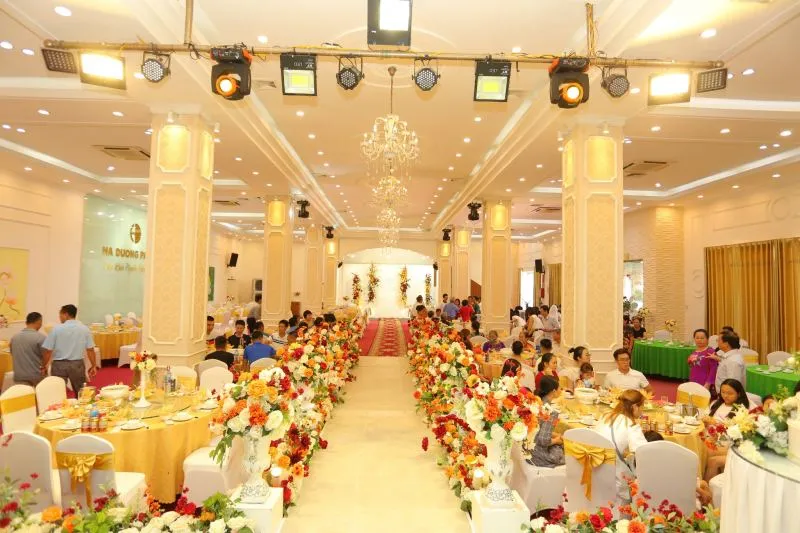 Nhà hàng tổ chức tiệc cưới